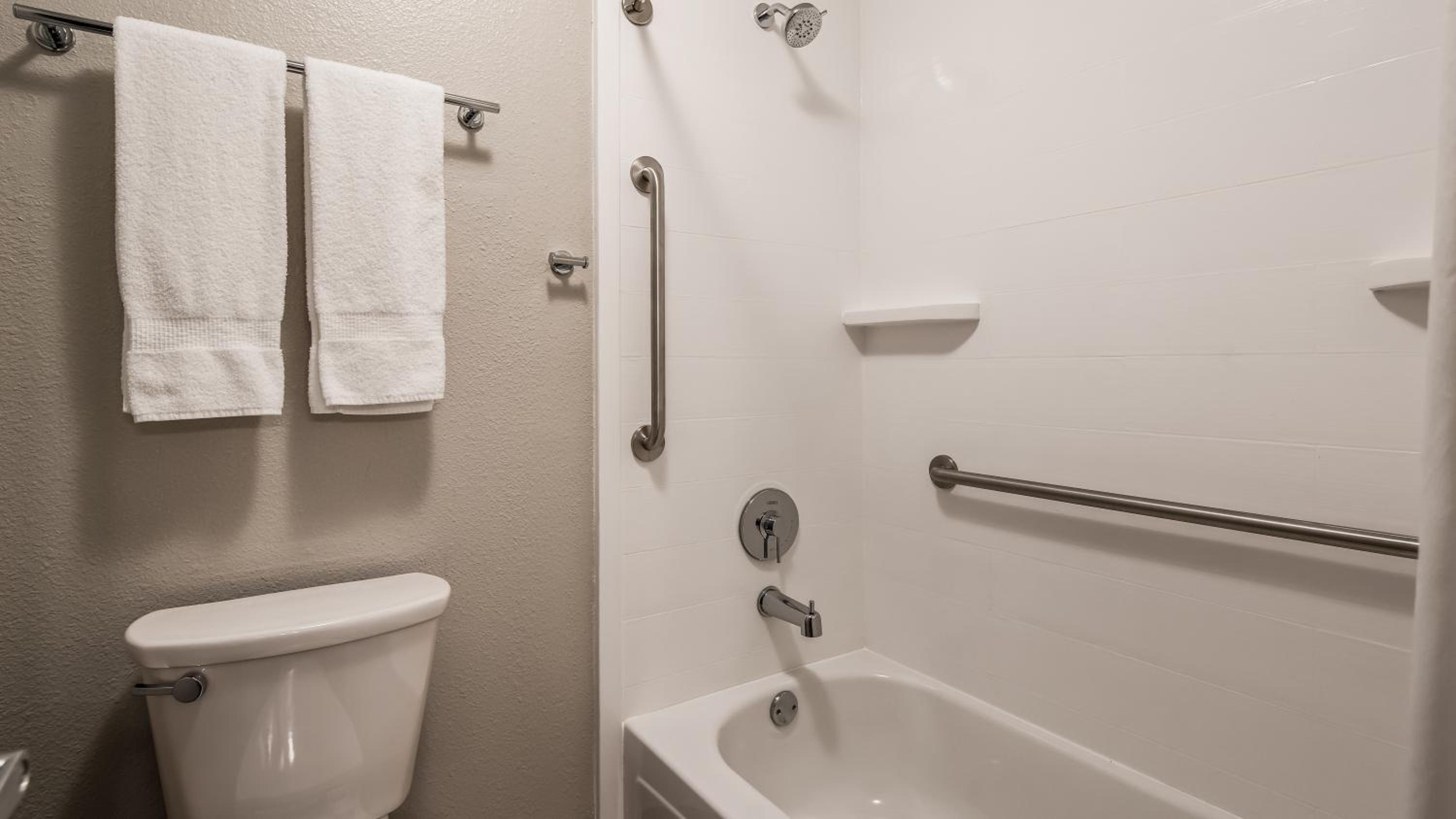 Room, Queen Bed, Small, Next to Elevator، Best Western Mcminnville Inn 10/10