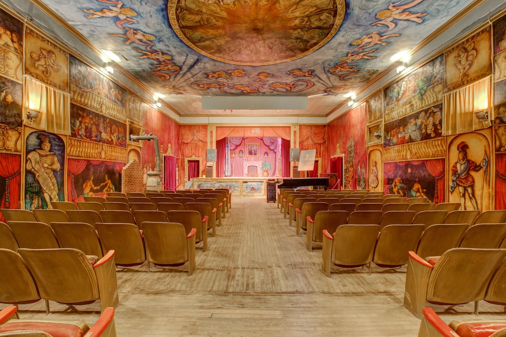 Amargosa Opera House 48/67