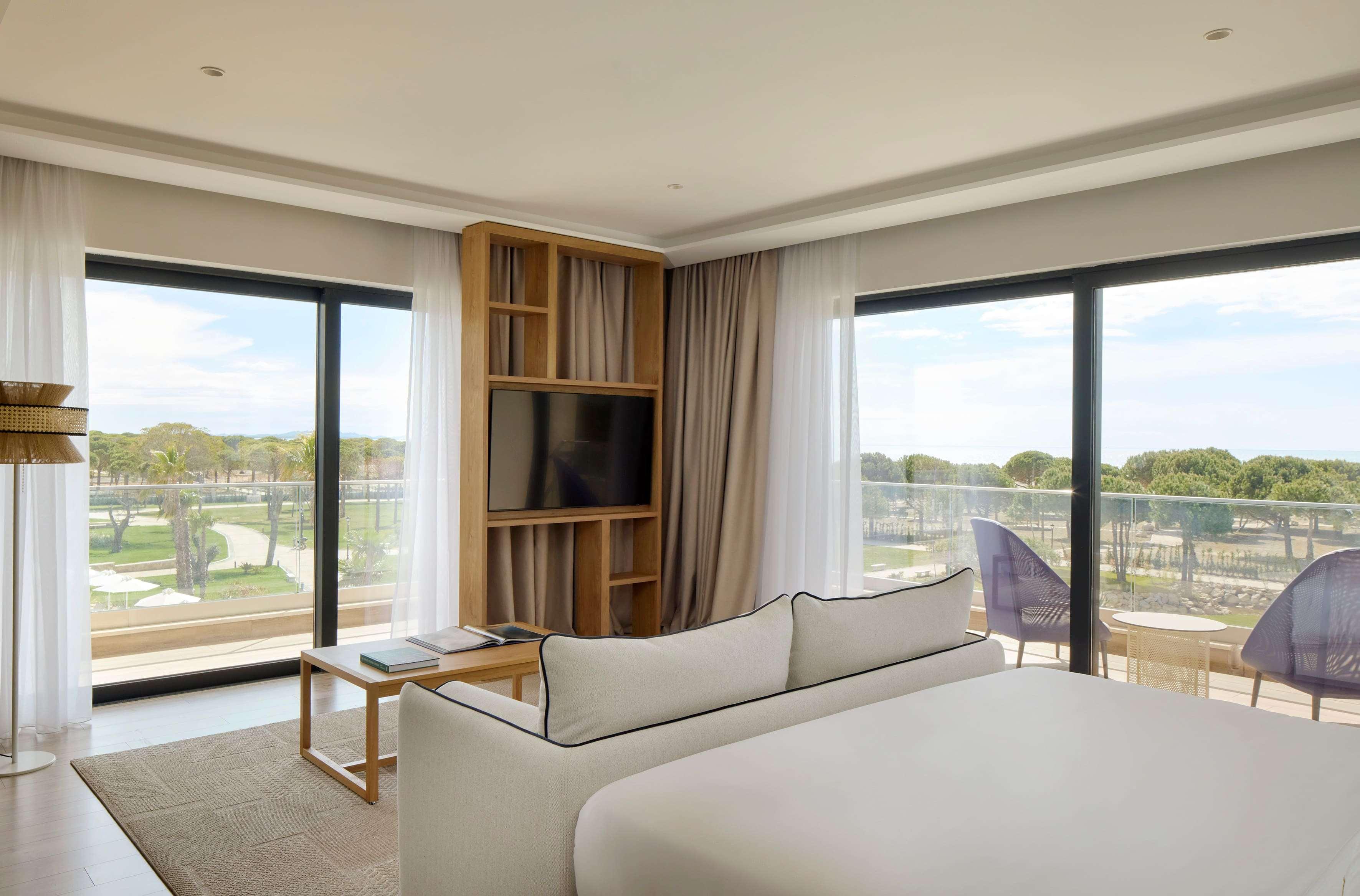 Grand, the Level, Suite, Beach Side, Adult Only 2/6