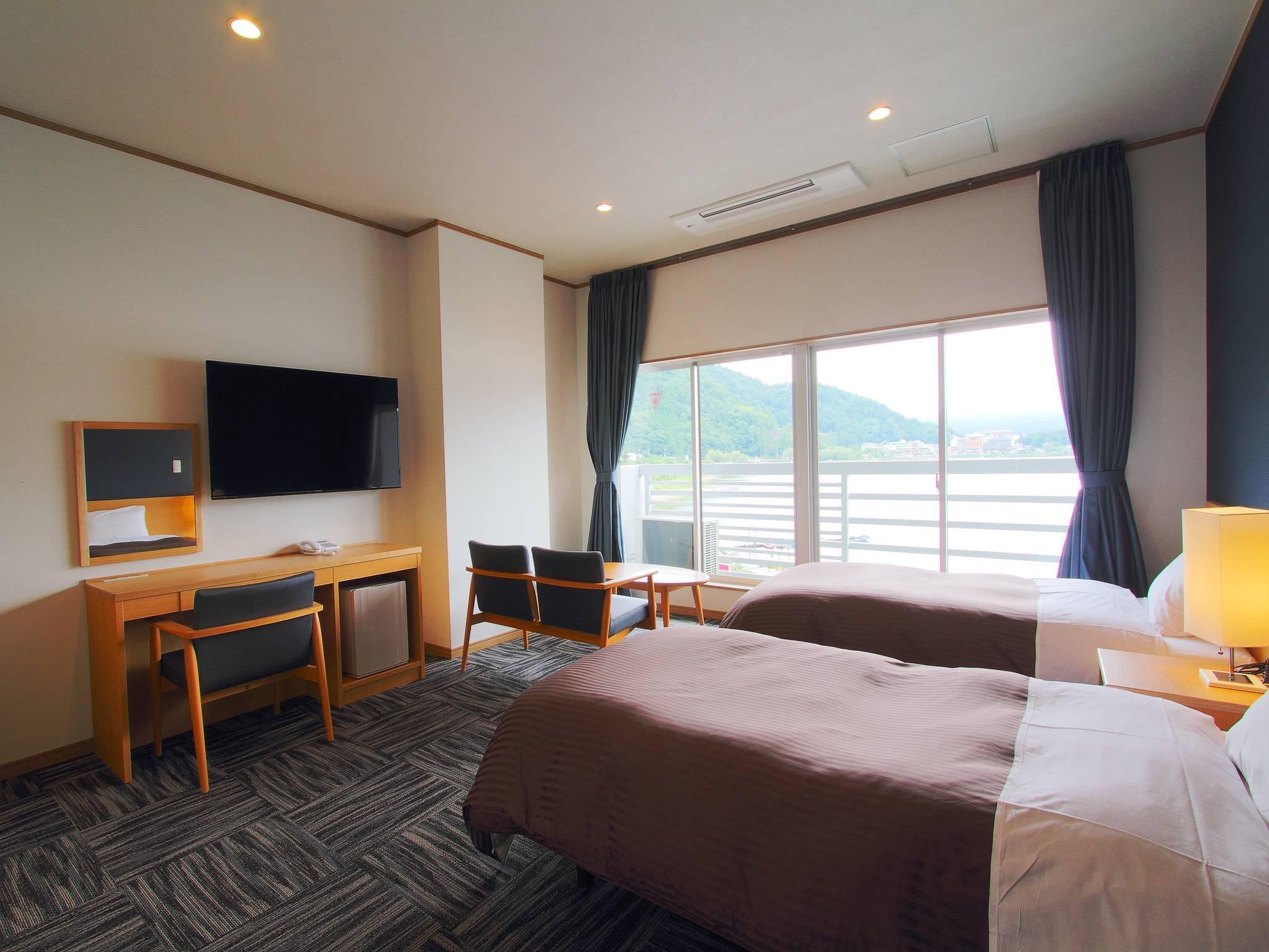 Mountain, Twin Beds, Lake View, Terrace
