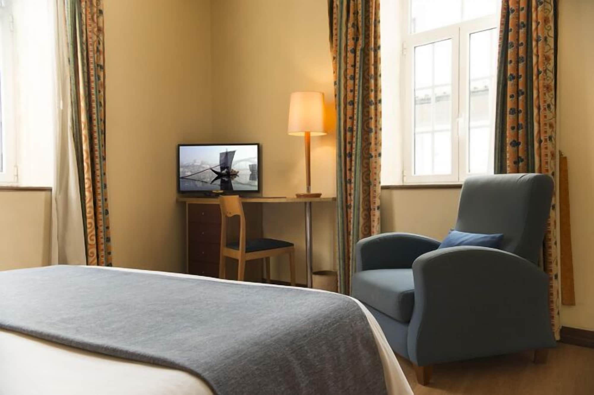 غرفة بسريرين منفصلين، Internacional Hotel 3/3