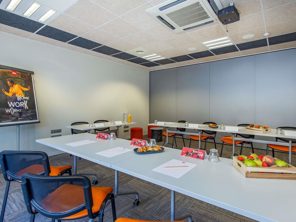 ibis Clermont Ferrand Centre Stade 66/79