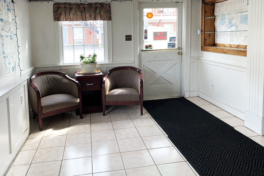 Four Keys Inn 29/38
