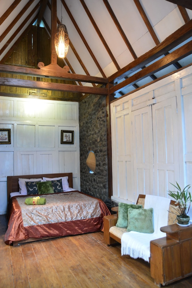 The Riverside Javanese Cottages 21/45