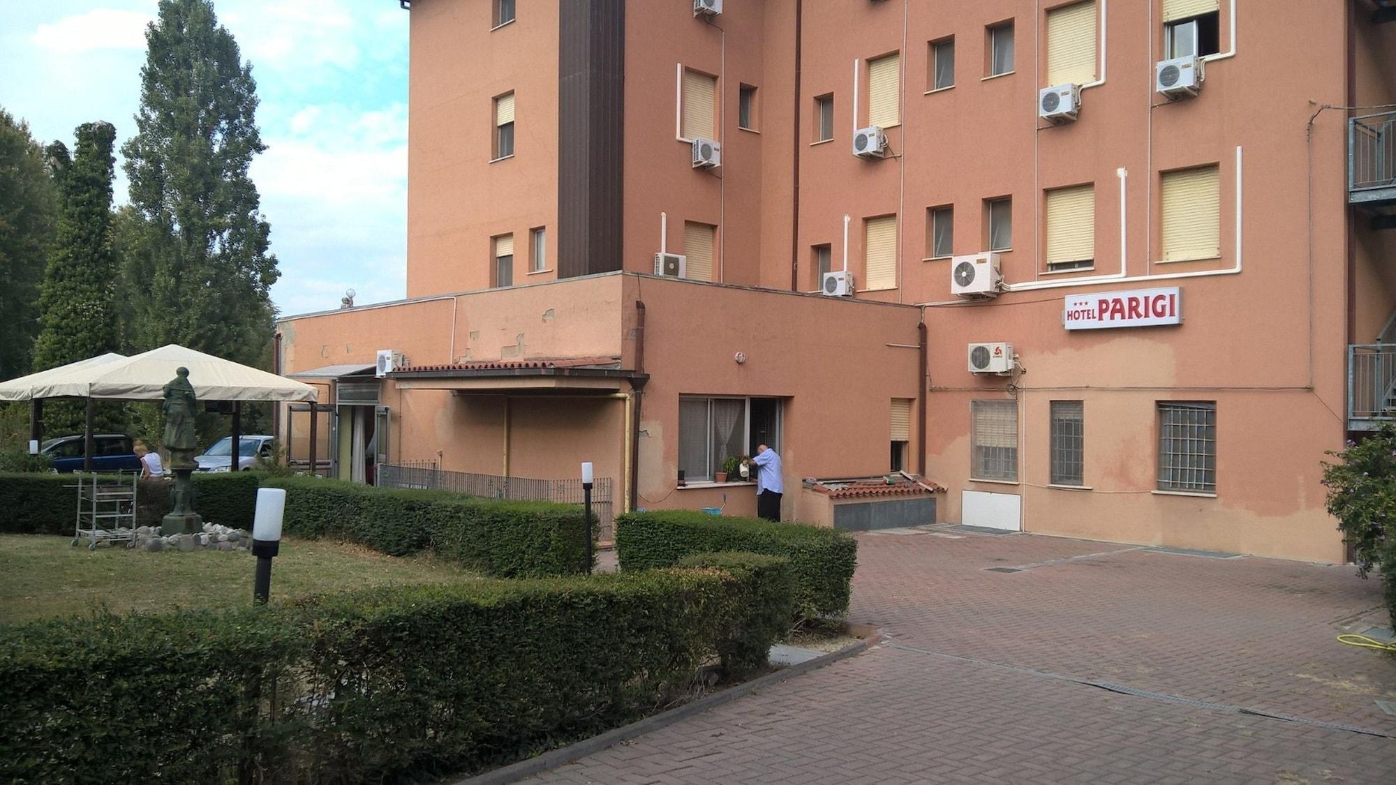 Hotel Parigi 38/44