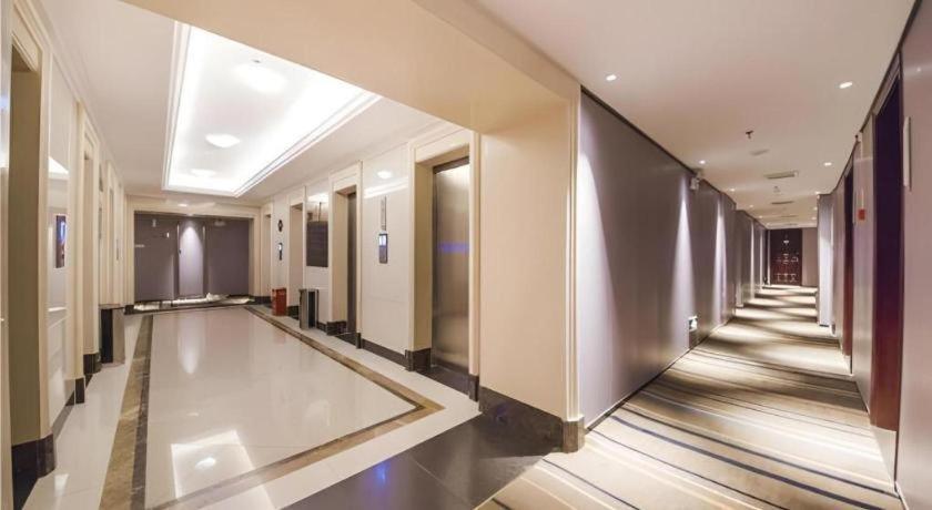 Borrman Hotel Guilin North Railway Station Hengda Square 13/49