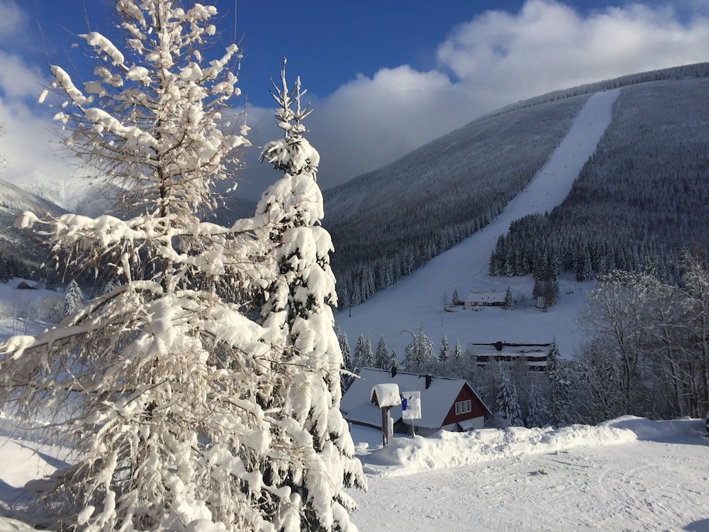 Olympie Hotel, Spindleruv Mlyn 51/60