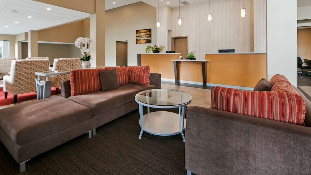 Best Western Plus Burnaby Hotel 52/76