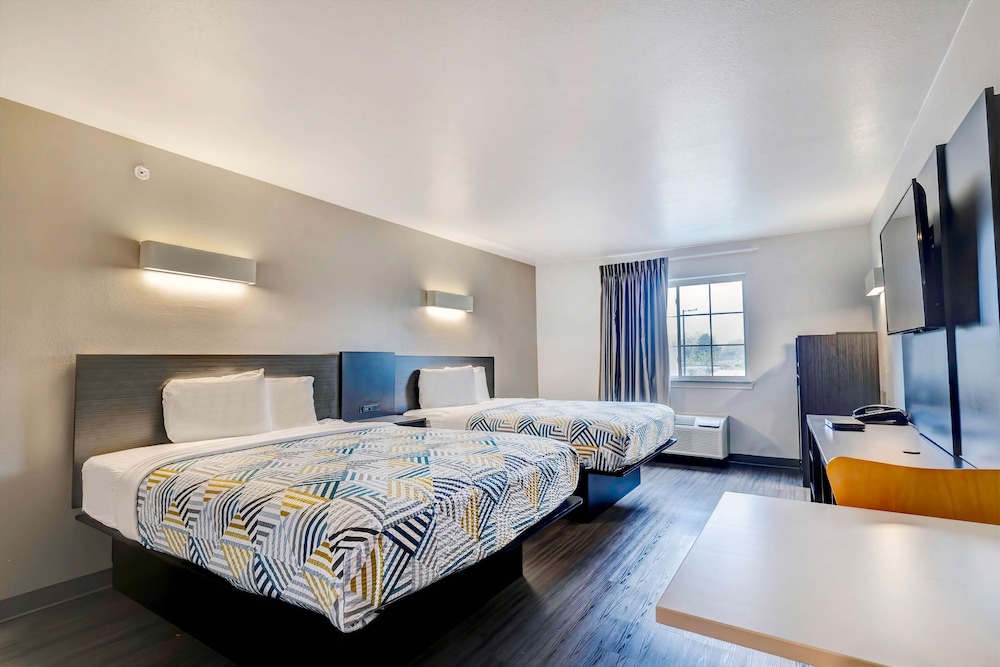 Motel6 Mesquite, TX - Balch Springs 20/60