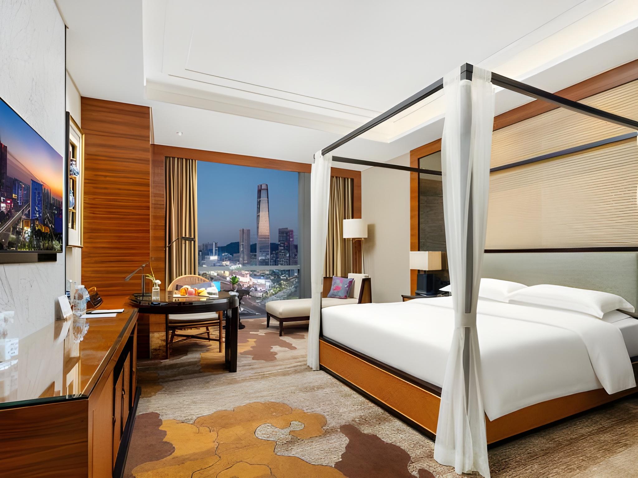 Youyang, Queen Bed, Bathtub