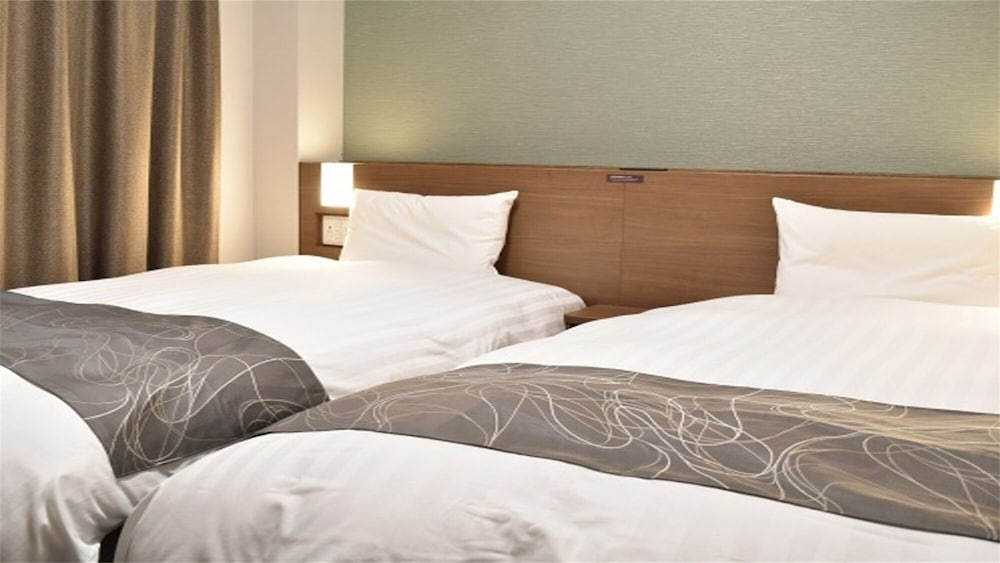 MODERATE, TWIN BEDS