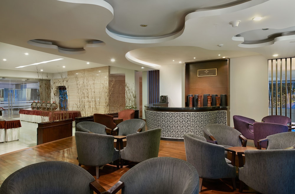 Grand Cakra Hotel 7/52
