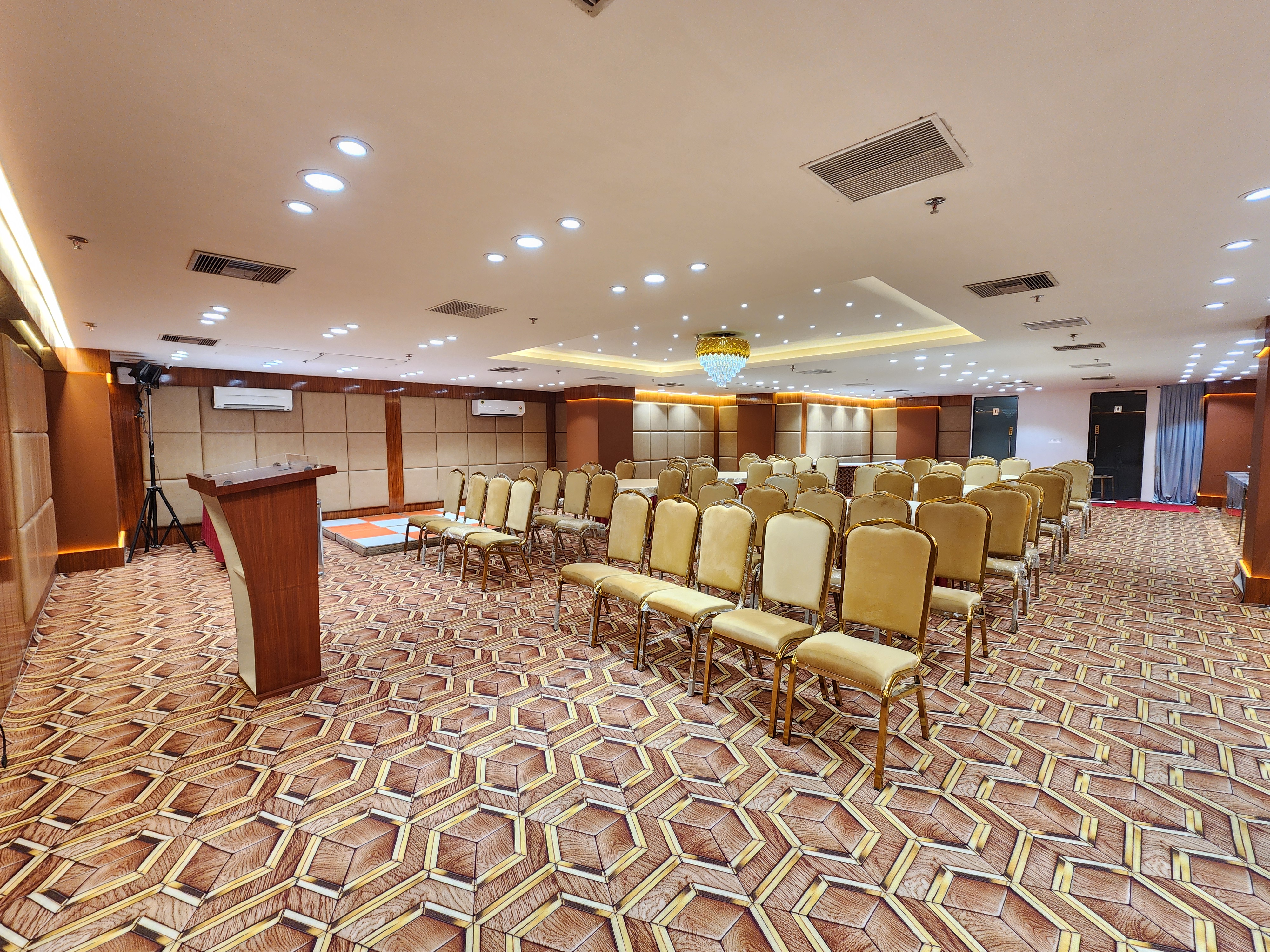 Hotel Mandakini Royale 33/41