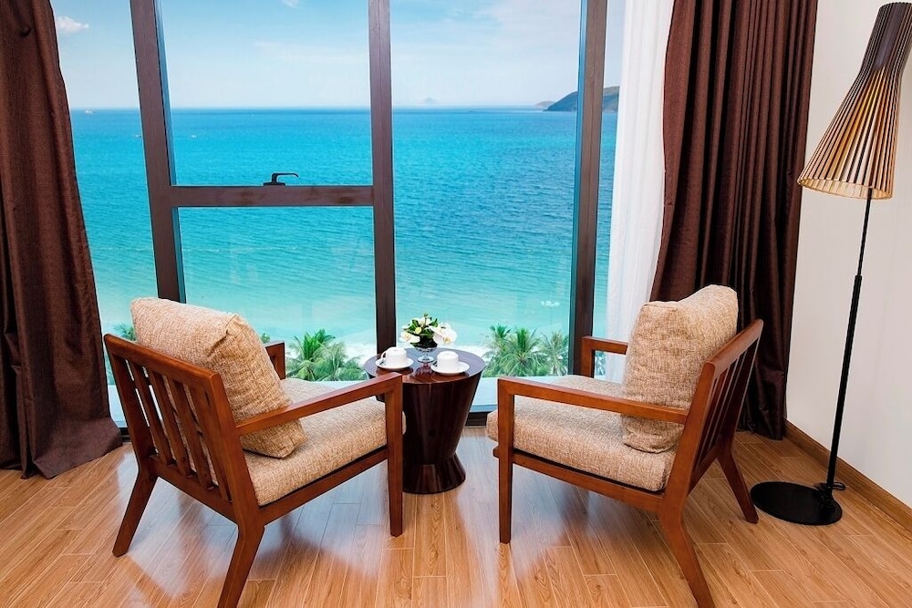Starcity Bayfront Nha Trang Hotel 52/76