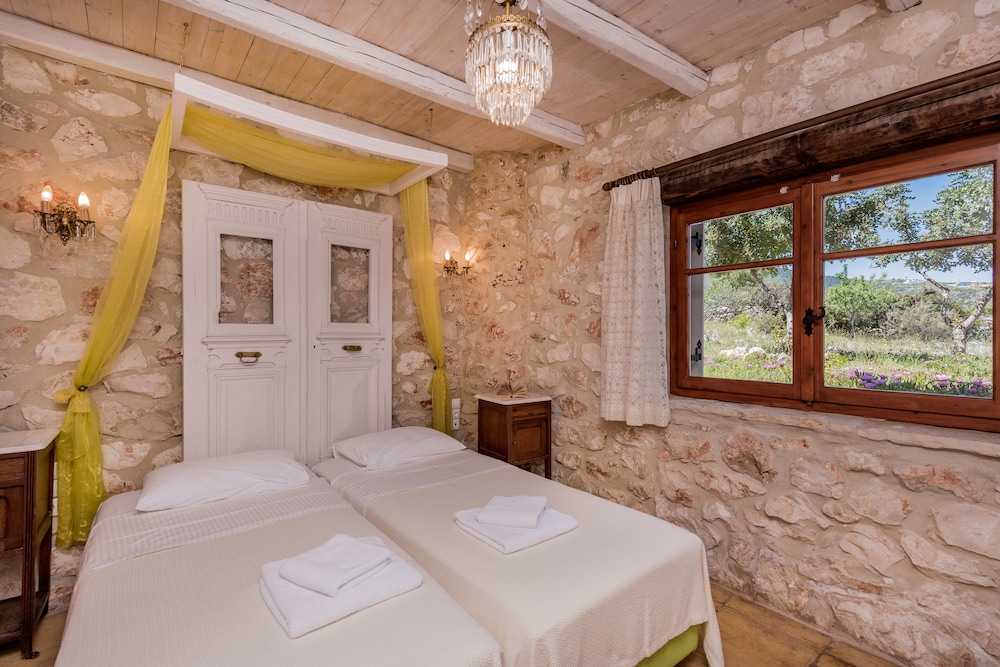 Orfos Villas 7/50