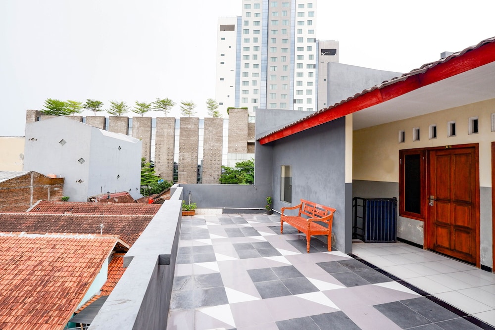 Hotel SUPER OYO 2209 Solo Point Guest House Syariah 29/31