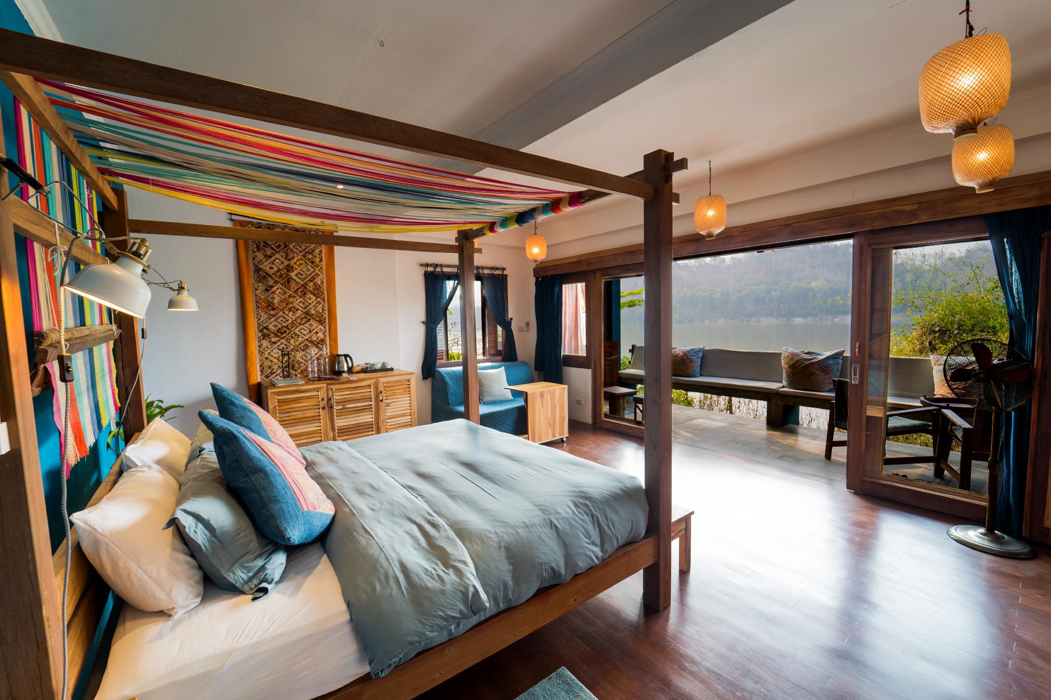 SUITE, RIVER VIEW