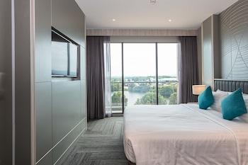 Breeze, Executive, Suite