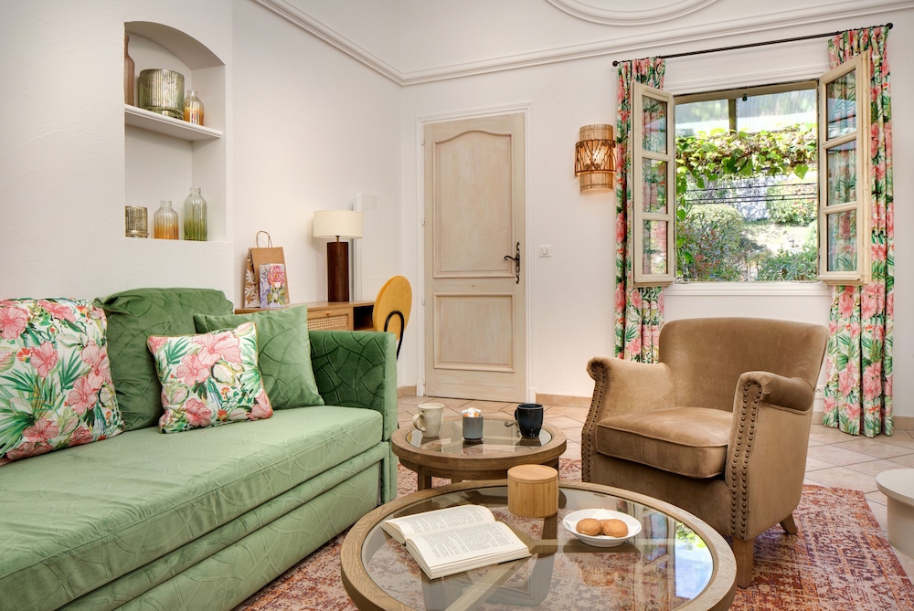 Hotel La Grande Bastide 42/75