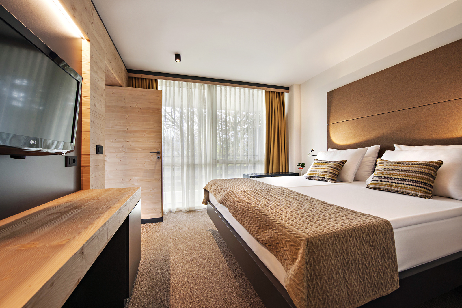 Lake, Suite, with Extra Bed