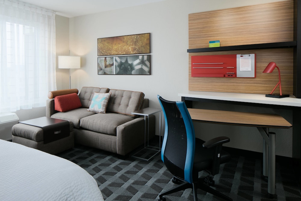 TOWNEPLACE SUITES KANSAS CITY AIRPORT 21/40