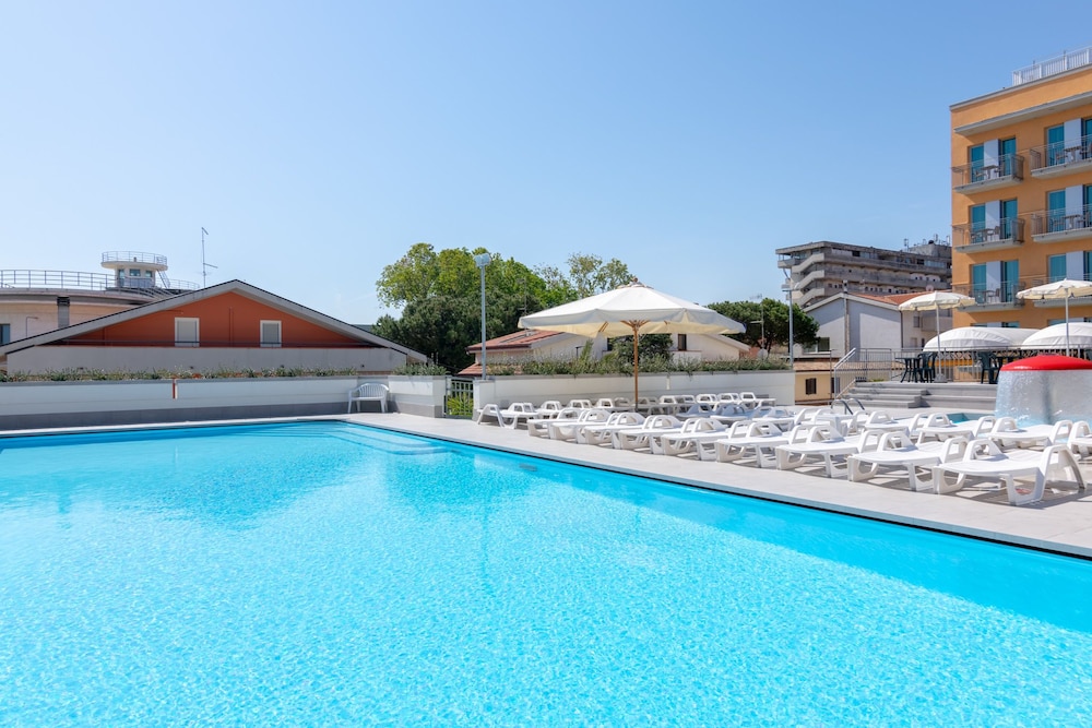 HOTEL SOLE 4/52