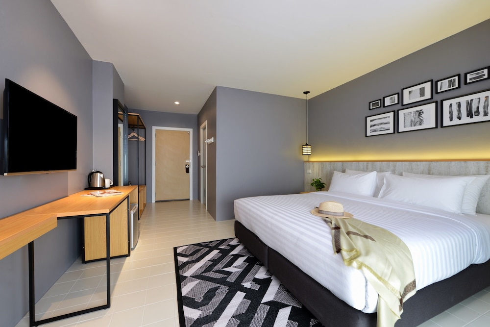DELUXE, DOUBLE BED, SEA VIEW