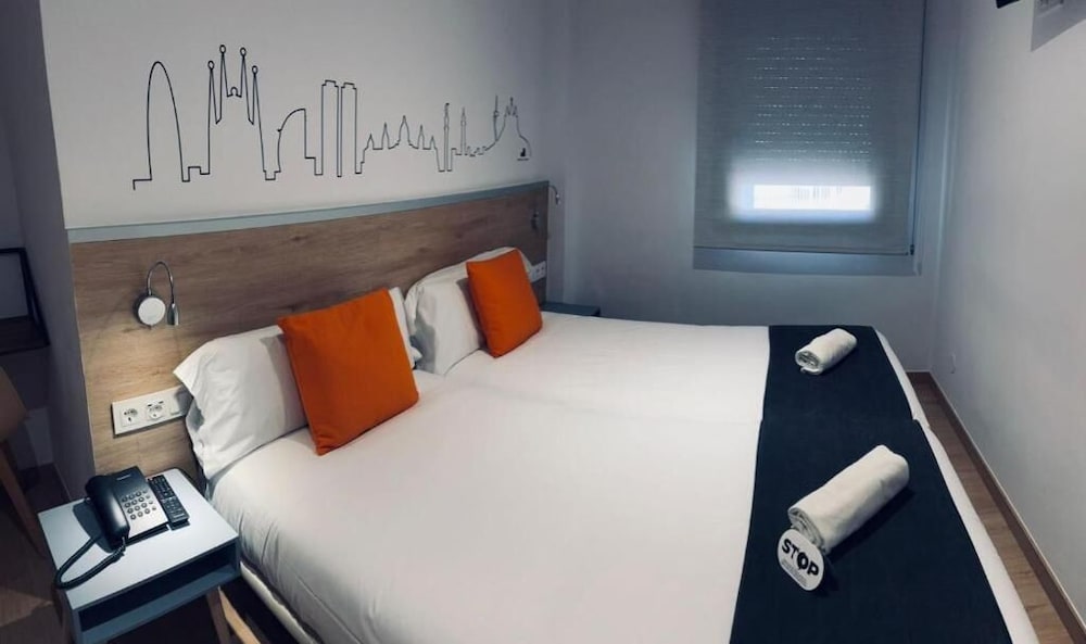 Hostal Sans 16/50