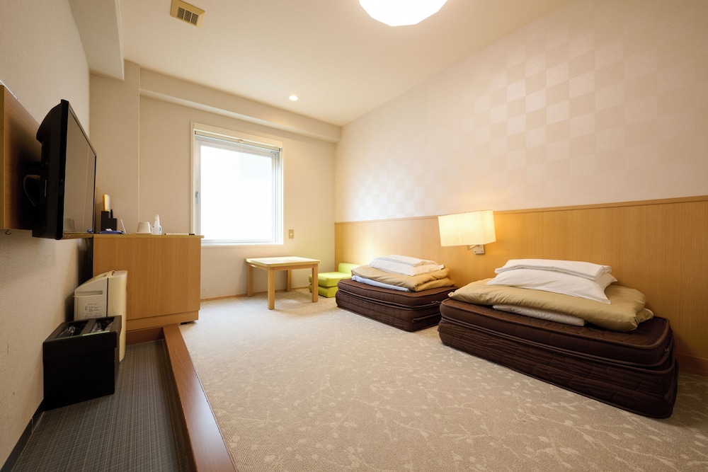 JAPANESE, TWIN BEDS