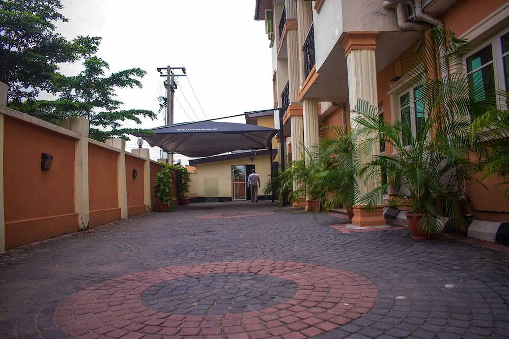 Bavidi Hotel 58/68