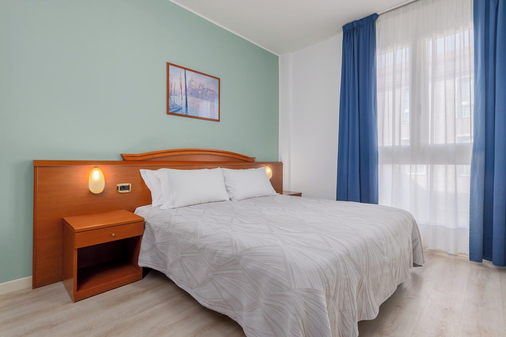 SUPERIOR, DOUBLE BED