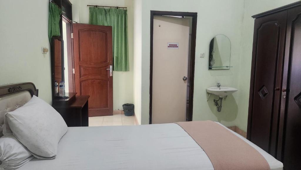 Hotel O near Primaya Hospital formerly La Buana Guest House 17/31
