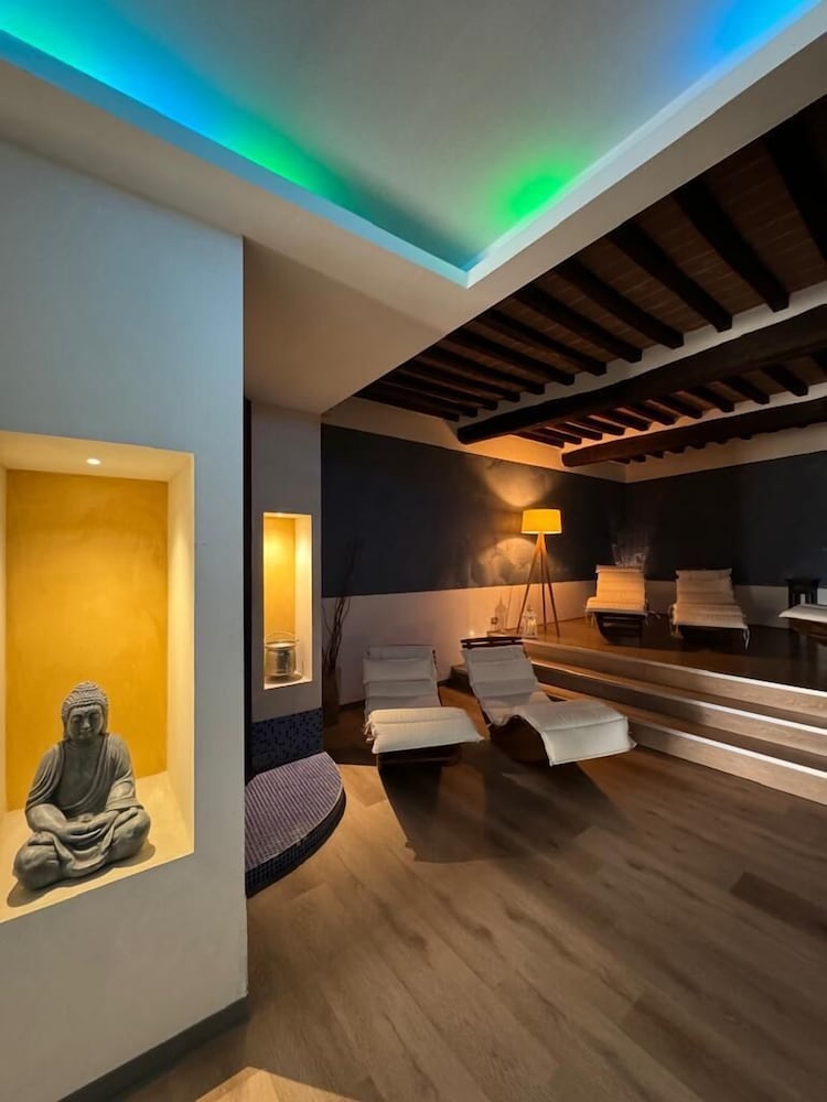 CORTONA RESORT AND SPA(FORMERLY HOTEL VILLA AUREA) 15/35