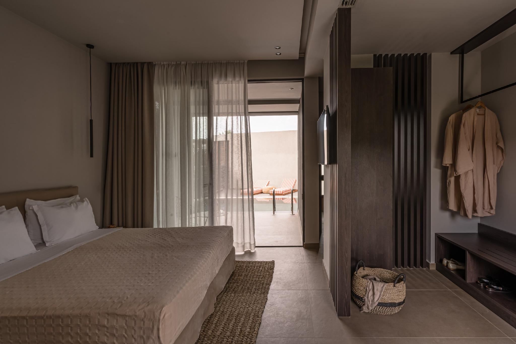 Suite, Garden or Pool View, Garden View, with Pool