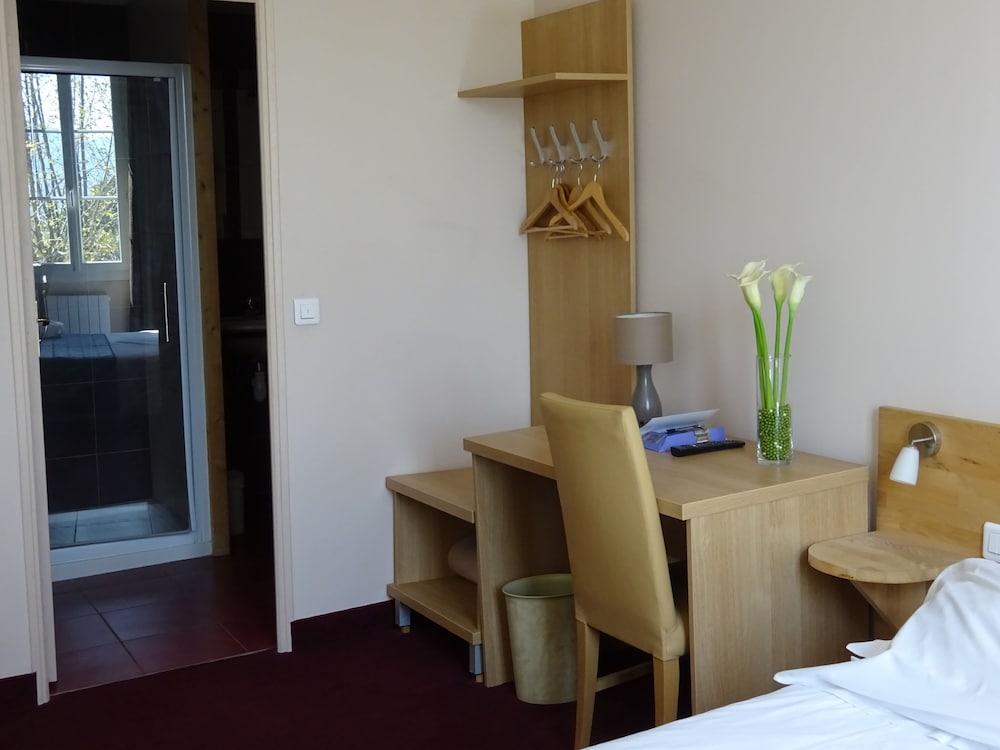 Hotel Restaurant Le Castel Fleuri 18/50