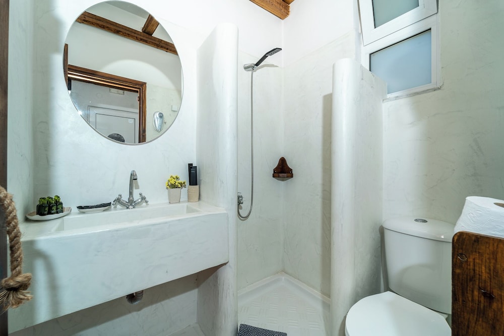 Limeri Traditional Guest House 46/50