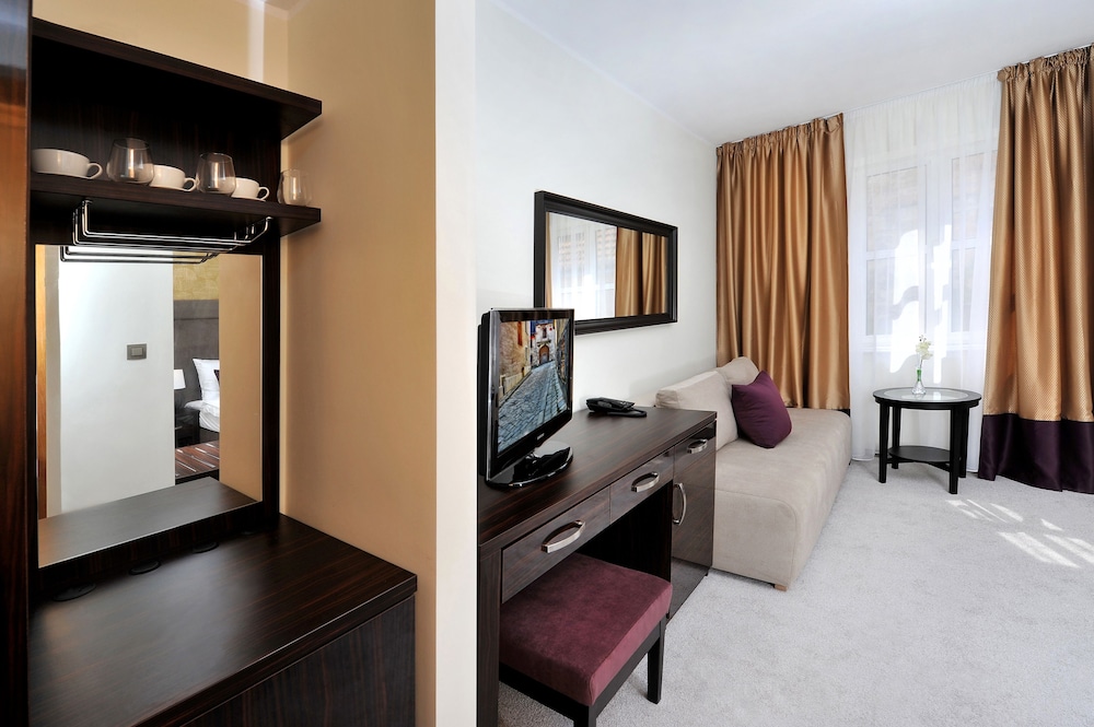 Aplend City Hotel Perugia 32/52