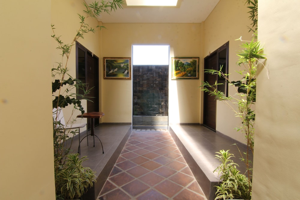 Hotel Mandari 6/65