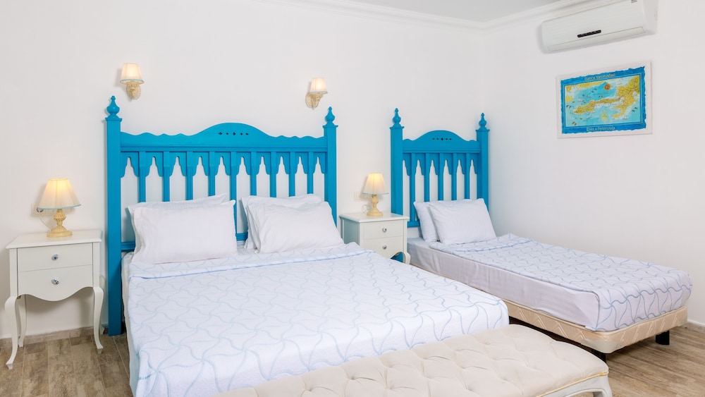 OTEL MAVI BEYAZ 13/50
