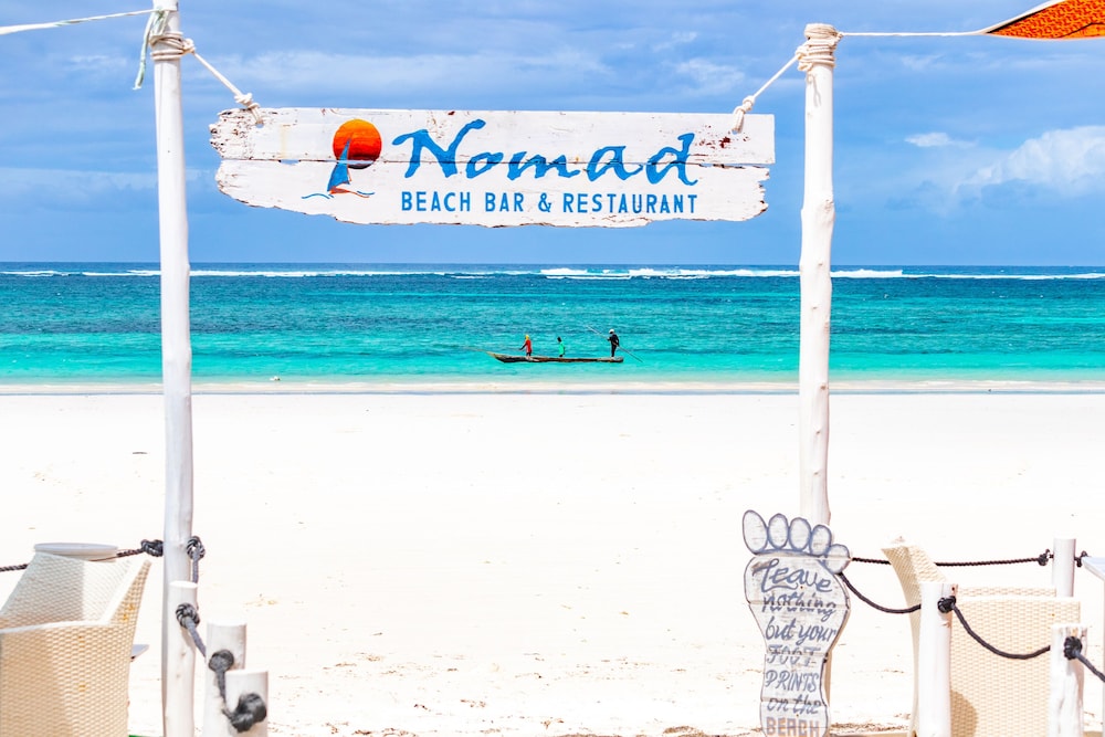 Nomad Beach Resort 37/76