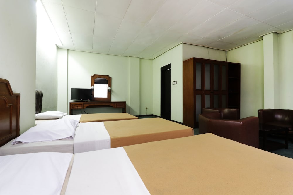 Hotel Istana Bandung 12/27