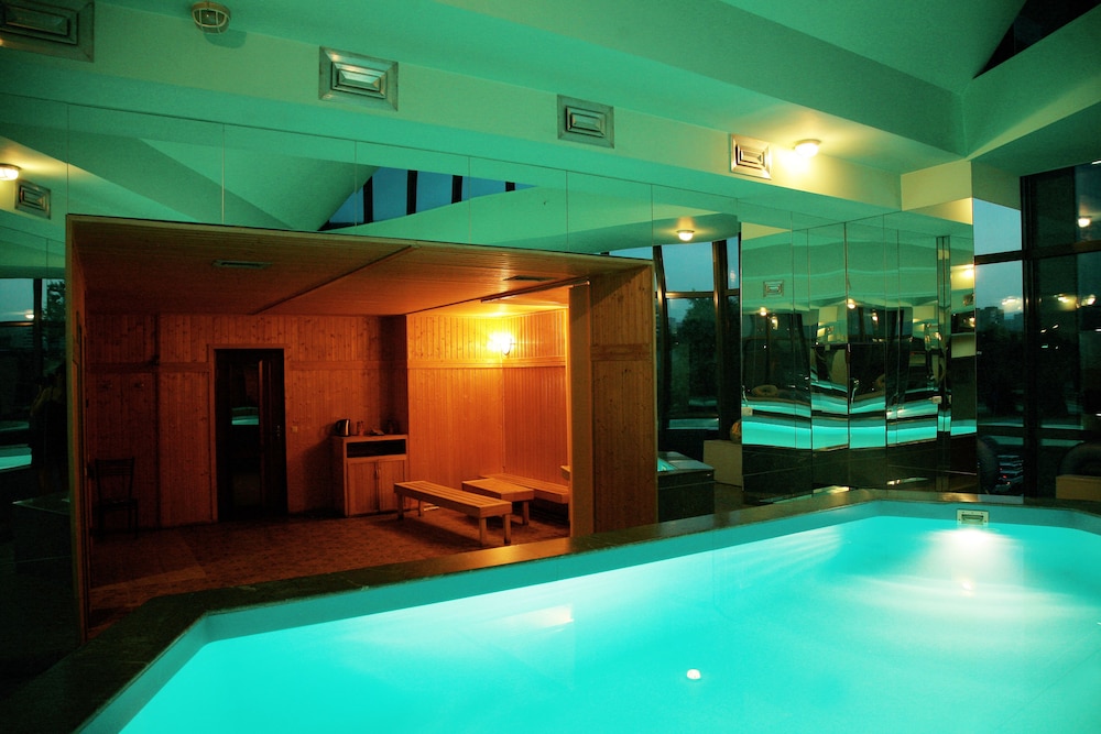 Ararat Hotel 29/50
