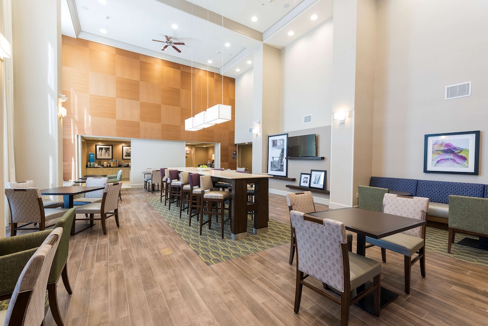 Hampton Inn & Suites Hartford - Manchester 45/61