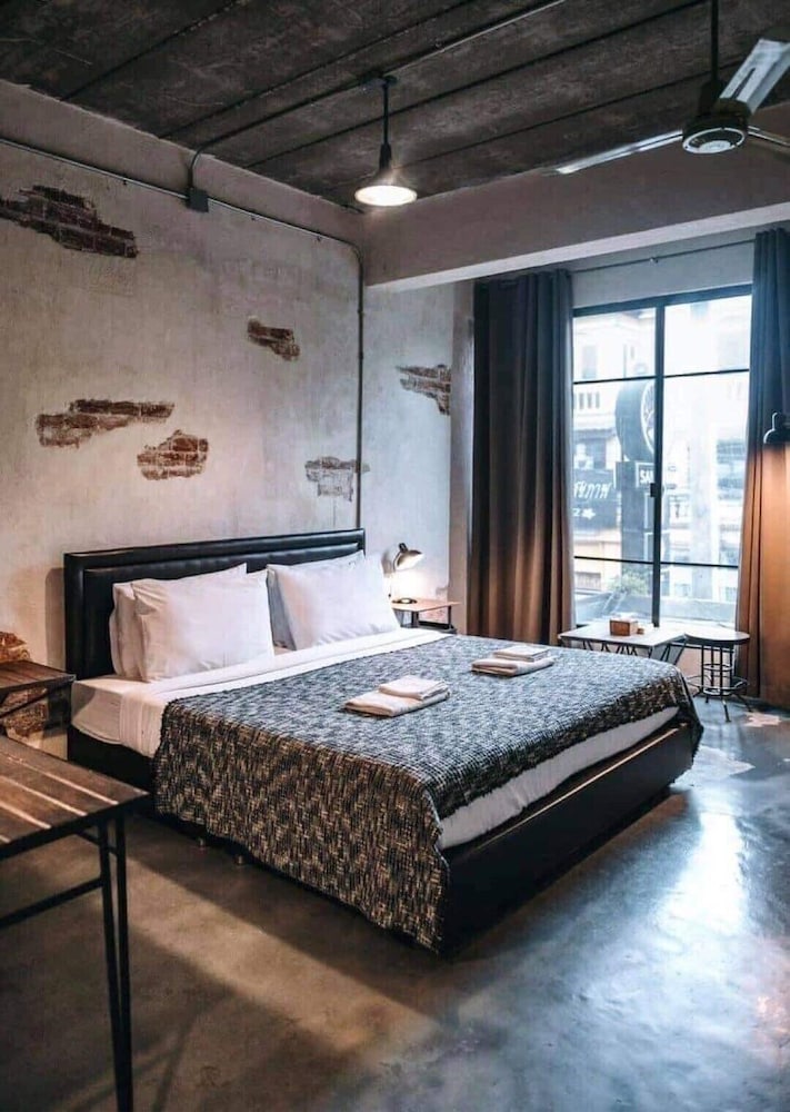 SUPERIOR, DOUBLE BED