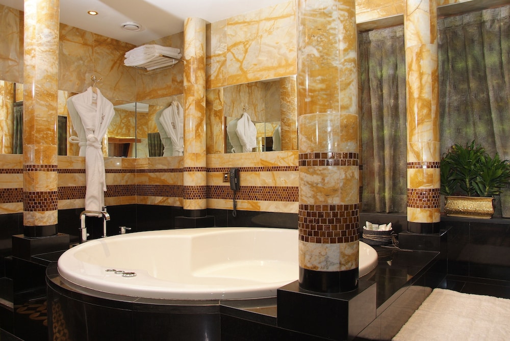 Holiday Inn Kuwait 62/79