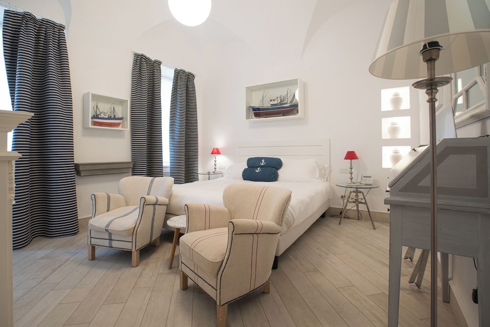 Marina Hotel Charming Rooms 30/47