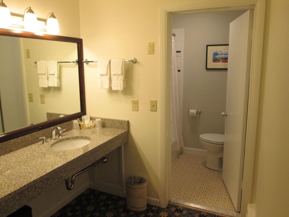 Middlebury Inn 67/68