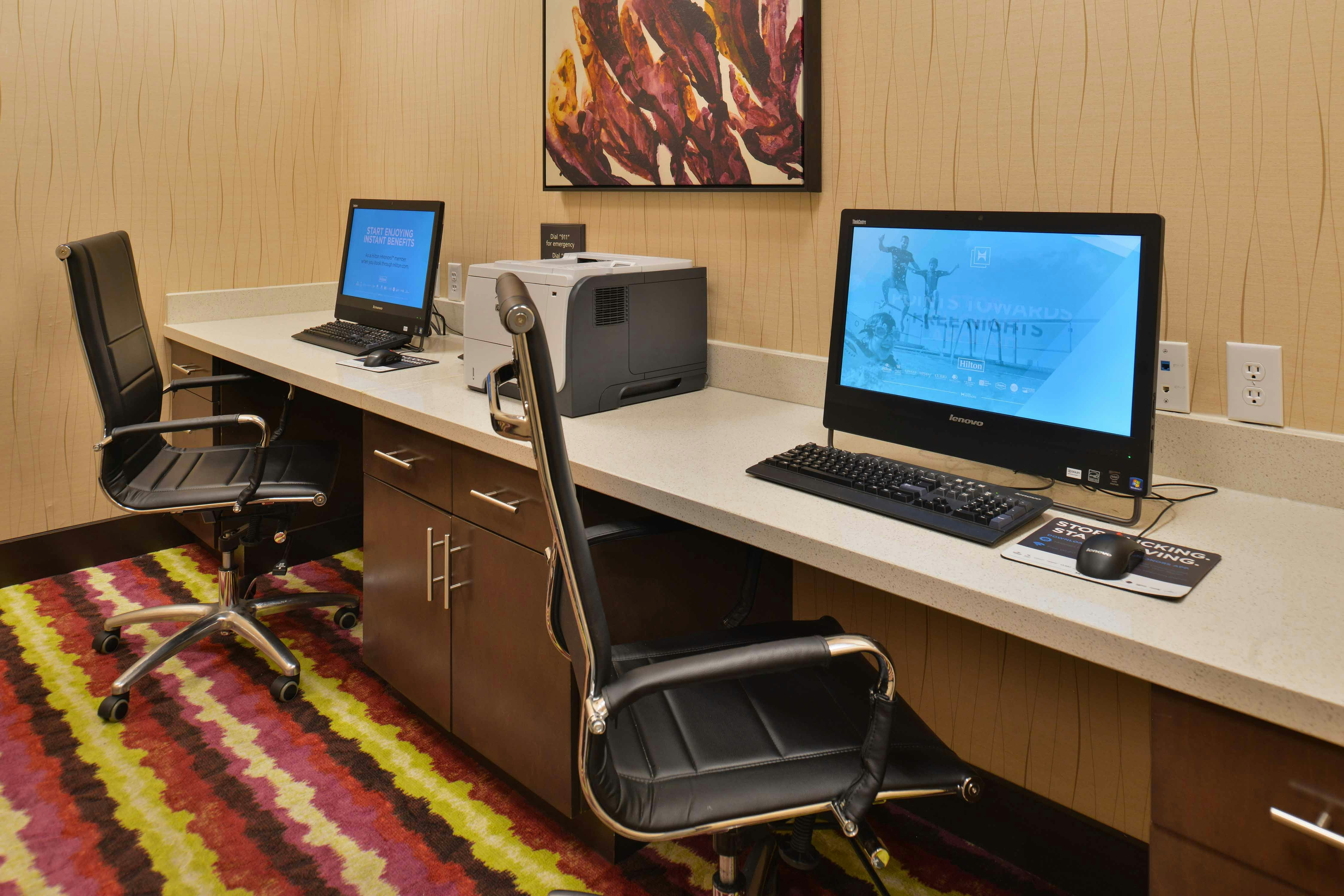 Hampton Inn Suites Dallas Market Center 64/75
