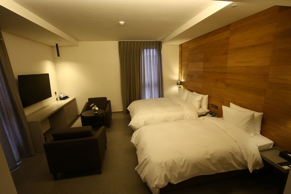 Hotel East9 23/69