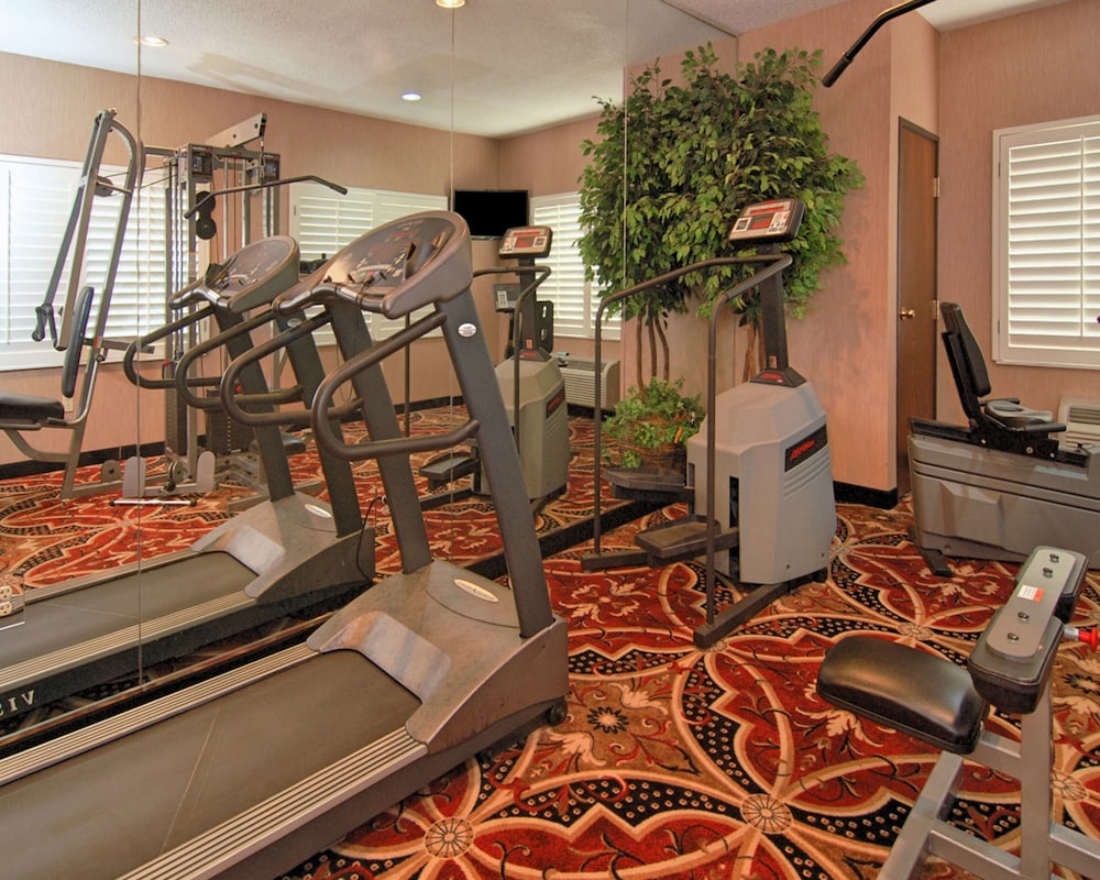 Best Western Plus Southpark Inn & Suites 34/39